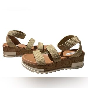 STEVE MADDEN Platform Sandals